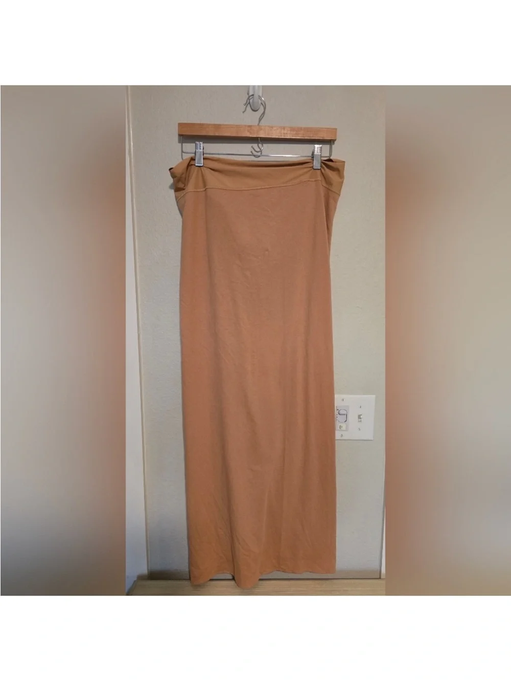 SKIMS Sarong NWT in Ochre tan color size 2xl